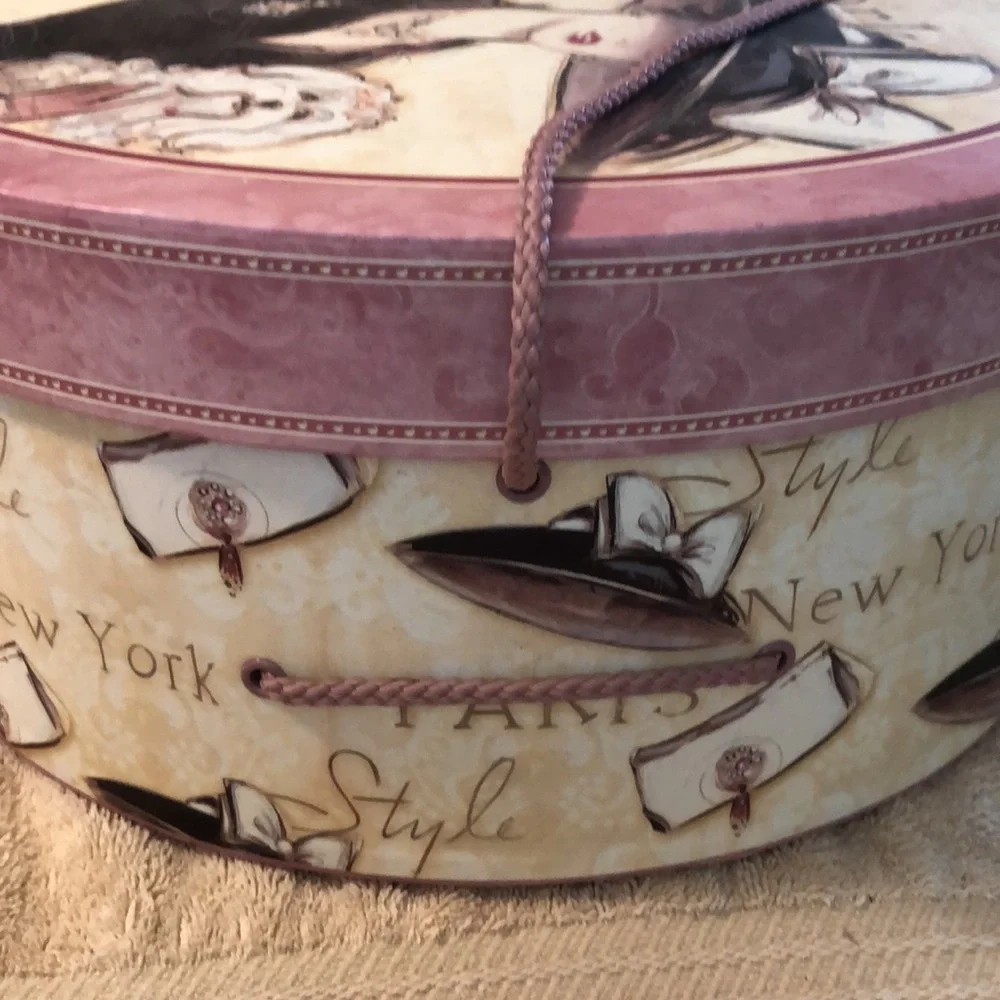 2005 Chad Barrett New York Style Hat Box w/4 Pillar, 3 Forms & 1 Votive Candles